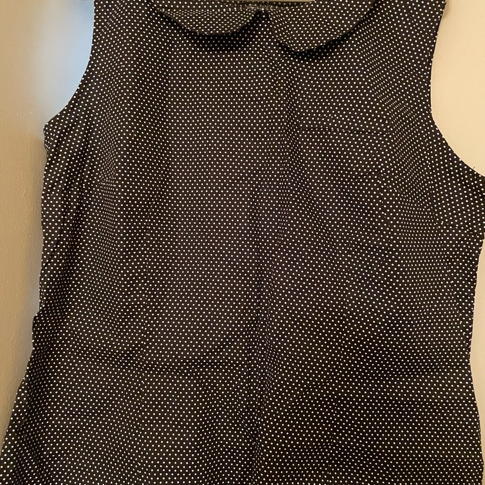 Perfect for work or casual with zipper in the back
